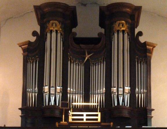 Die Orgel in der katholischen Pfarrkirche St. Johannes Apostel Dernau